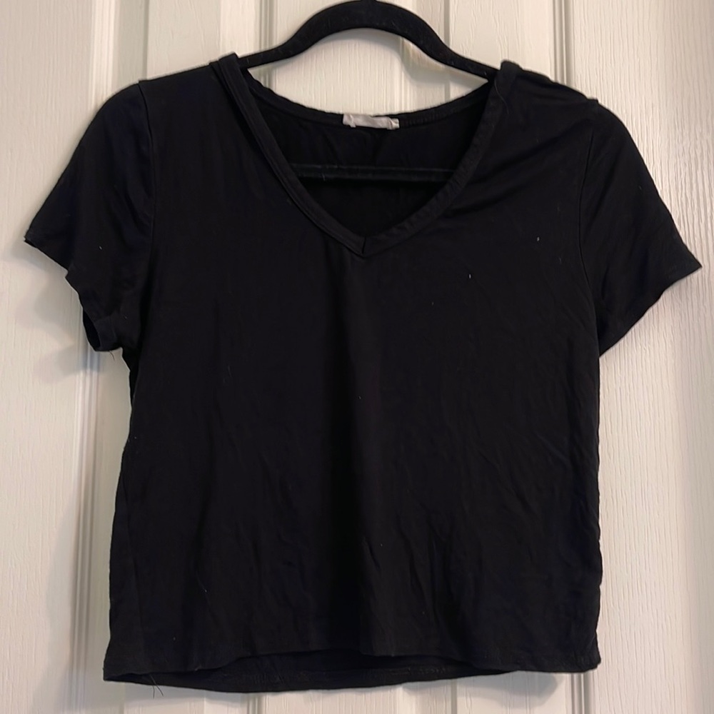 Black cropped shirt